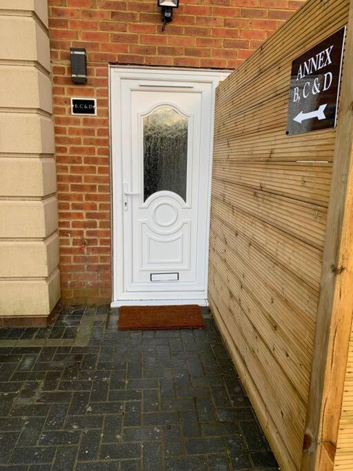 Apartment C, A One Bedroom Flat In South London Carshalton エクステリア 写真