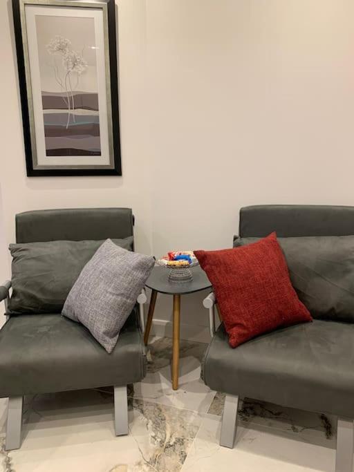 Apartment C, A One Bedroom Flat In South London Carshalton エクステリア 写真