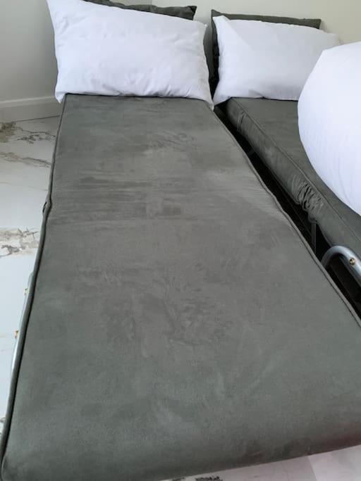 Apartment C, A One Bedroom Flat In South London Carshalton エクステリア 写真